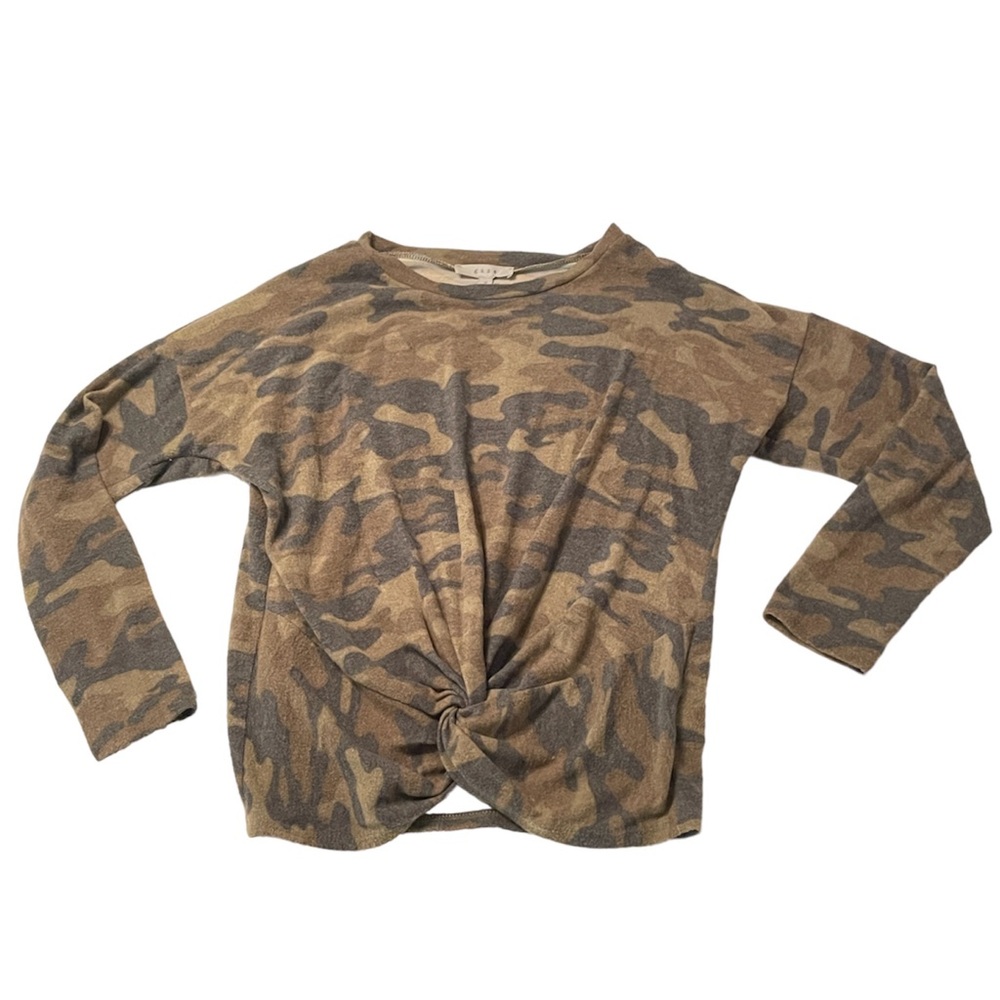 Camo Long Sleeve Front Tie Soft Fabric Tee Top Size Medium